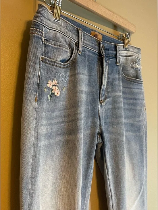 Driftwood Jackie Bloom Embroidered Jeans - Picture 5 of 14